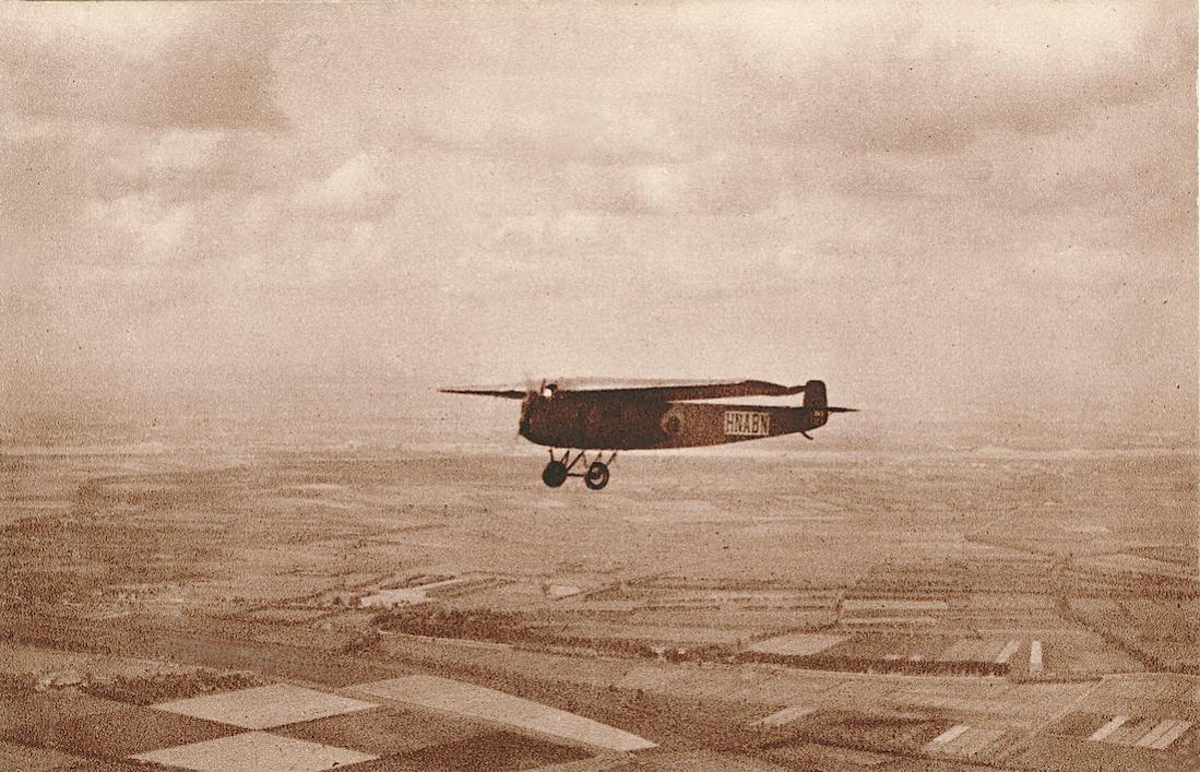 Naam: Kaart 849. H-NABN. Fokker F.III. 1100 breed.jpg
Bekeken: 815
Grootte: 158,1 KB