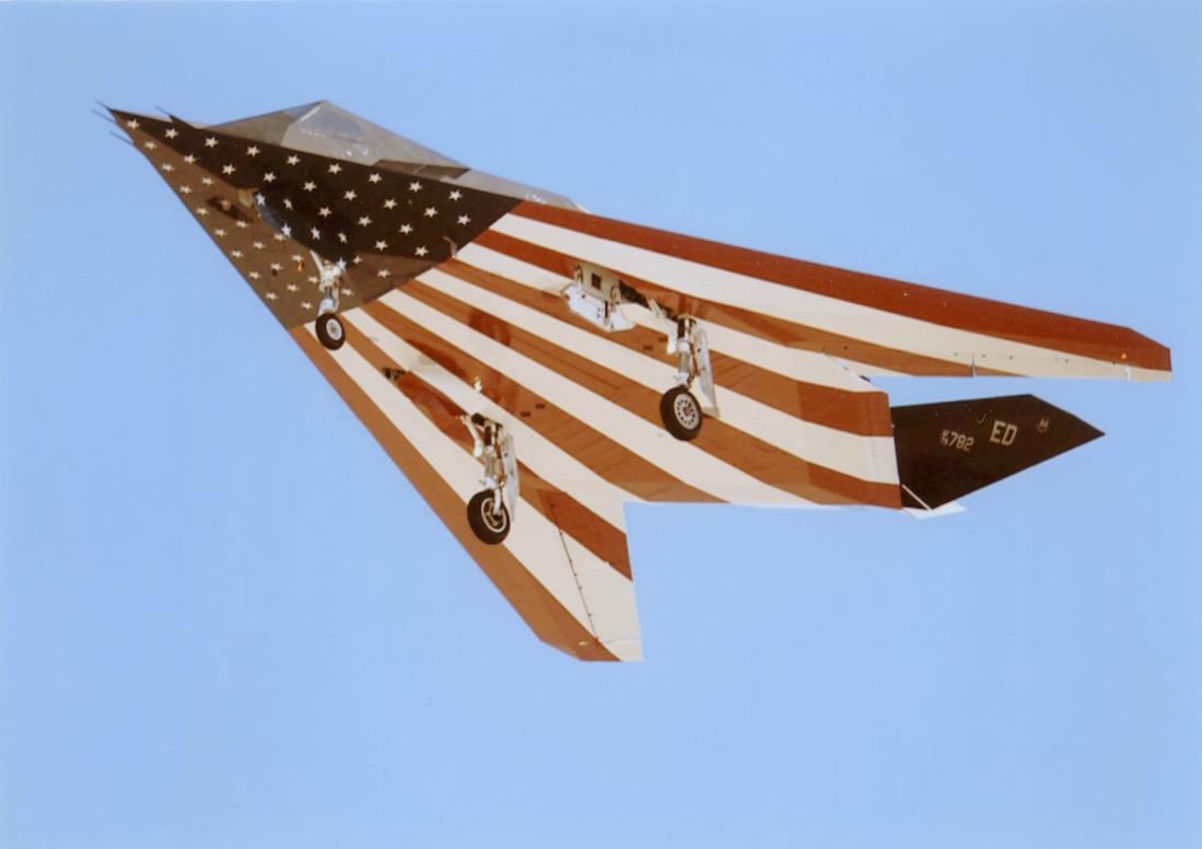 Naam: Foto 796. Lockheed Martin F-117 Nighthawk. 1100 breed.jpg
Bekeken: 621
Grootte: 47,8 KB