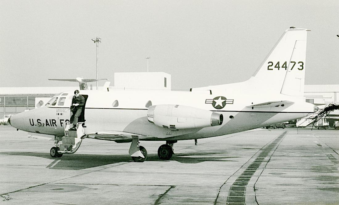Naam: Foto 802. 24473 (= 62-4473). North American T-39A, converted to CT-39A) Sabreliner. 1100 breed.jpg
Bekeken: 659
Grootte: 90,7 KB