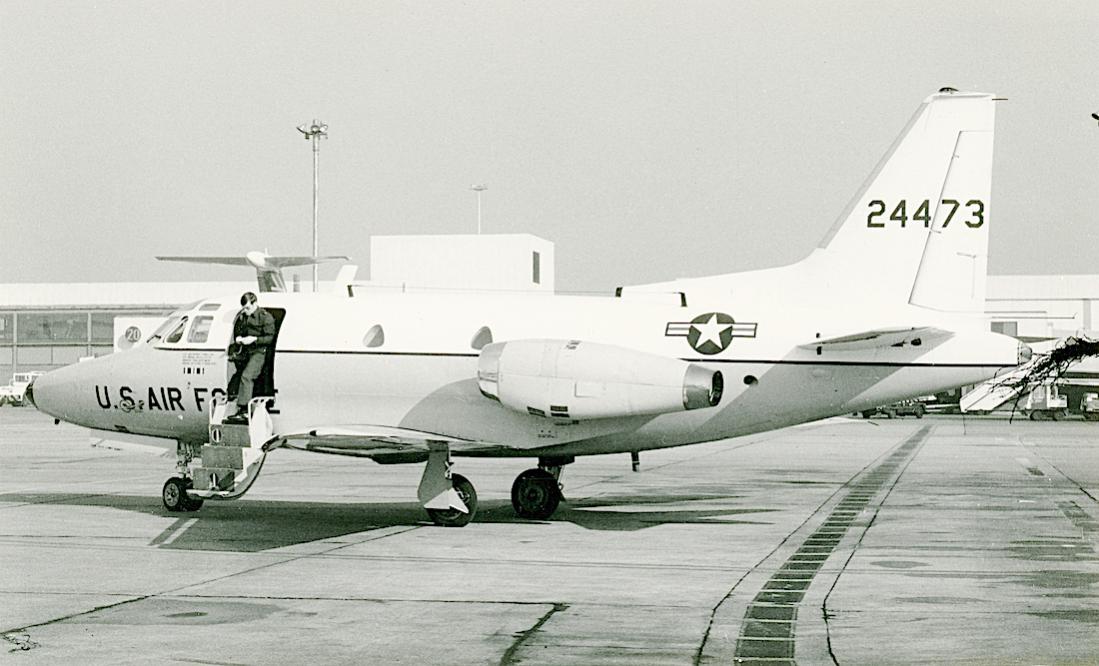 Naam: Foto 802. 24473 (= 62-4473). North American T-39A, converted to CT-39A) Sabreliner. 1100 breed.jpg
Bekeken: 436
Grootte: 90,7 KB