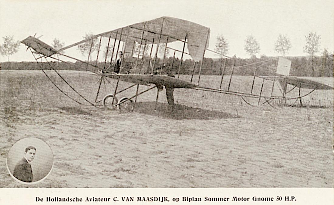 Naam: Kaart 857. De Hollandsche Aviateur C. VAN MAASDIJK, op Biplan Sommer Motor Gnome 50 H.P. 1100 br.jpg
Bekeken: 651
Grootte: 107,8 KB