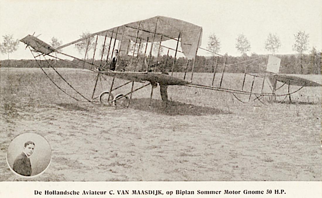 Naam: Kaart 857. De Hollandsche Aviateur C. VAN MAASDIJK, op Biplan Sommer Motor Gnome 50 H.P. 1100 br.jpg
Bekeken: 982
Grootte: 107,8 KB