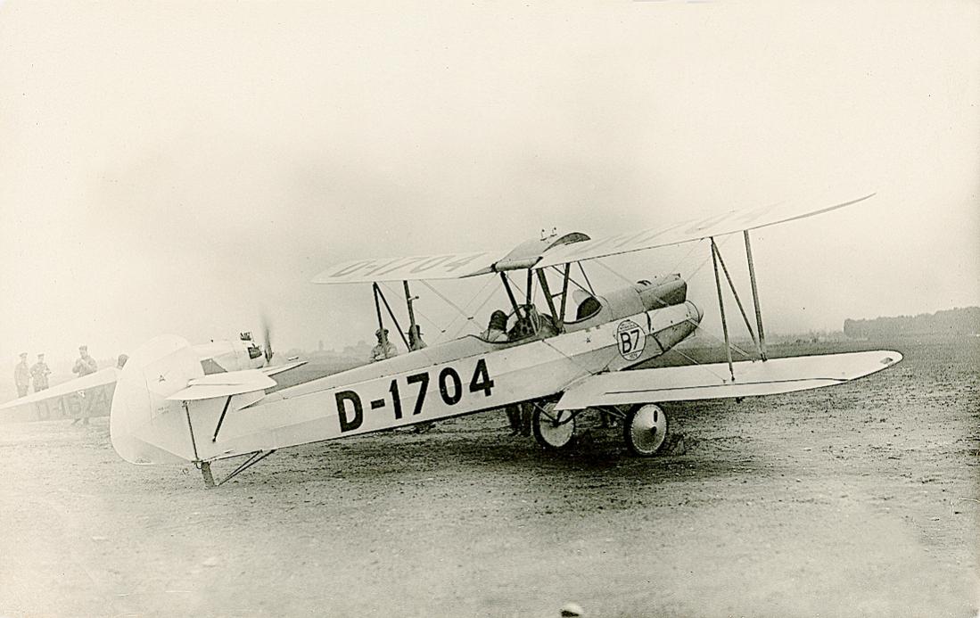 Naam: Foto 499. D-1704. Albatros L 83 c. 1100 breed.jpg
Bekeken: 1095
Grootte: 97,5 KB