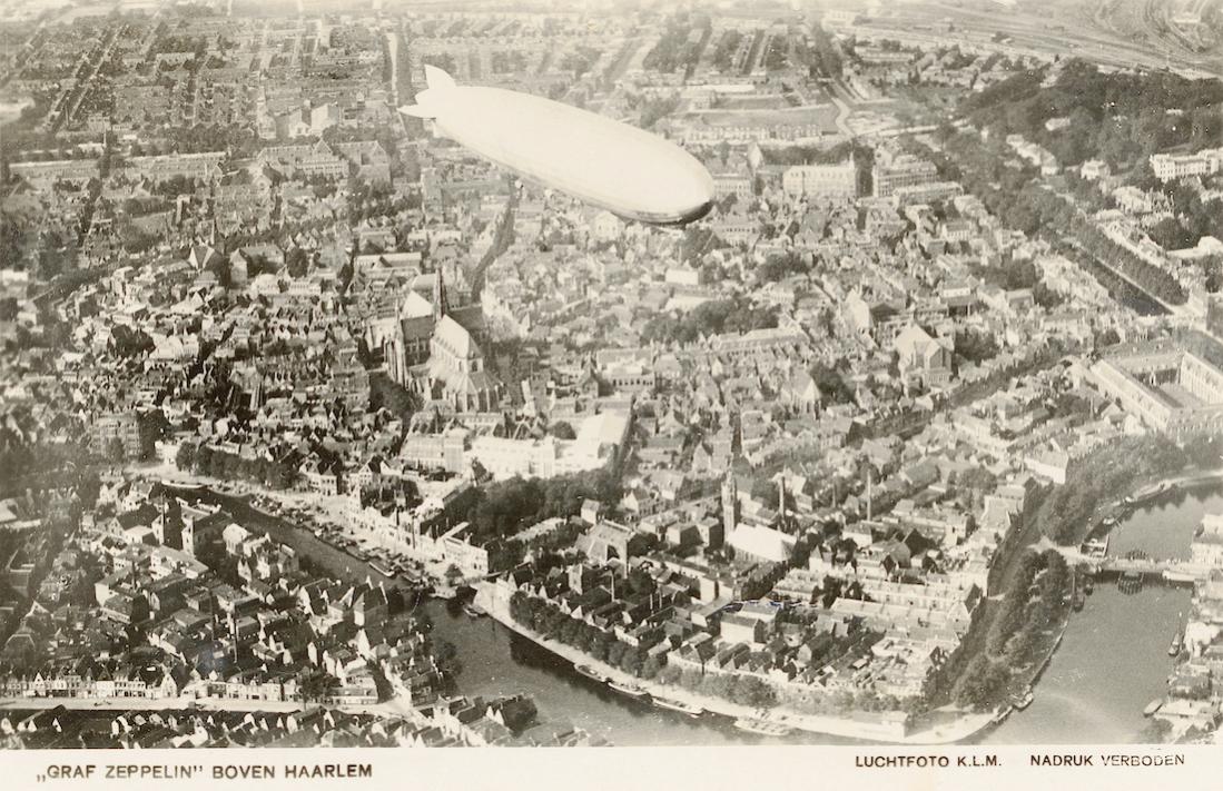 Naam: Foto 859. Graf Zeppelin boven Haarlem. 1100 breed.jpg
Bekeken: 798
Grootte: 171,9 KB