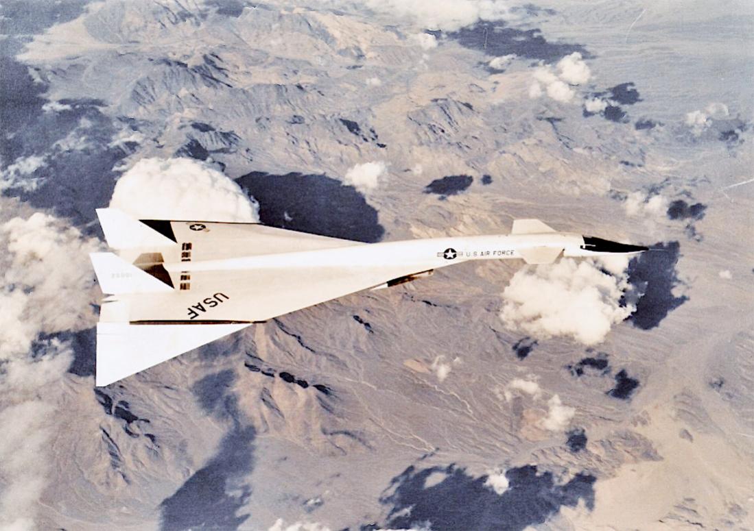 Naam: Foto 812. North American XB-70 Valkyrie. 1100 breed.jpg
Bekeken: 671
Grootte: 116,9 KB