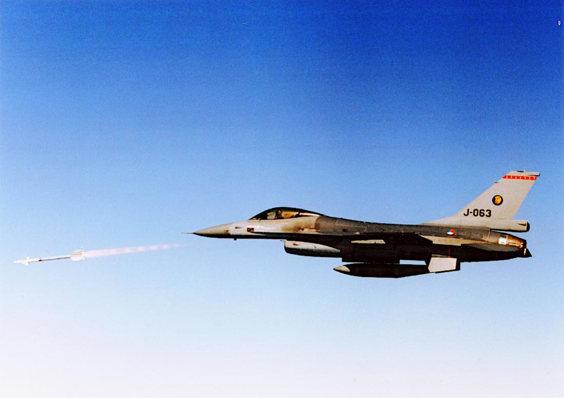 Naam: Foto 279. 'J-063'. F-16 en Sidewinder. 1100 breed.jpg
Bekeken: 610
Grootte: 66,0 KB