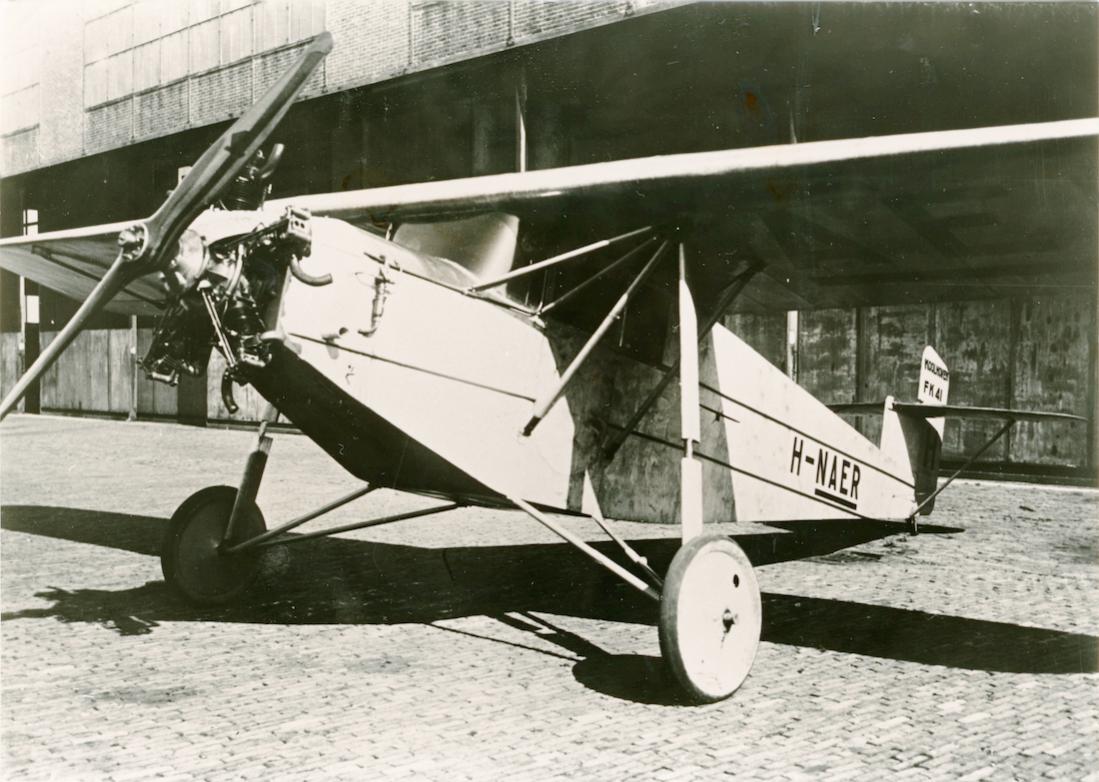 Naam: Foto 380. 'H-NAER'. Koolhoven FK.41. 1100 breed.jpg
Bekeken: 787
Grootte: 120,0 KB