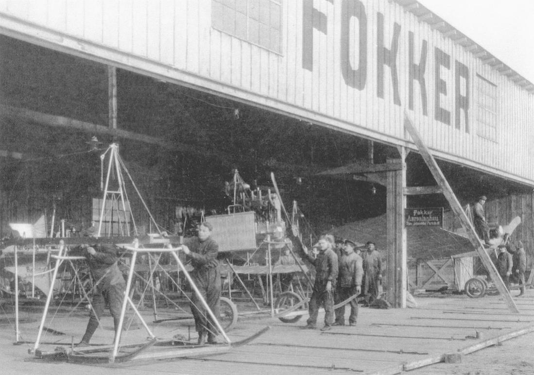 Naam: Kaart 864. Fokker Aeroplanbau te Johannisthal. 1100 breed.jpg
Bekeken: 1116
Grootte: 121,8 KB