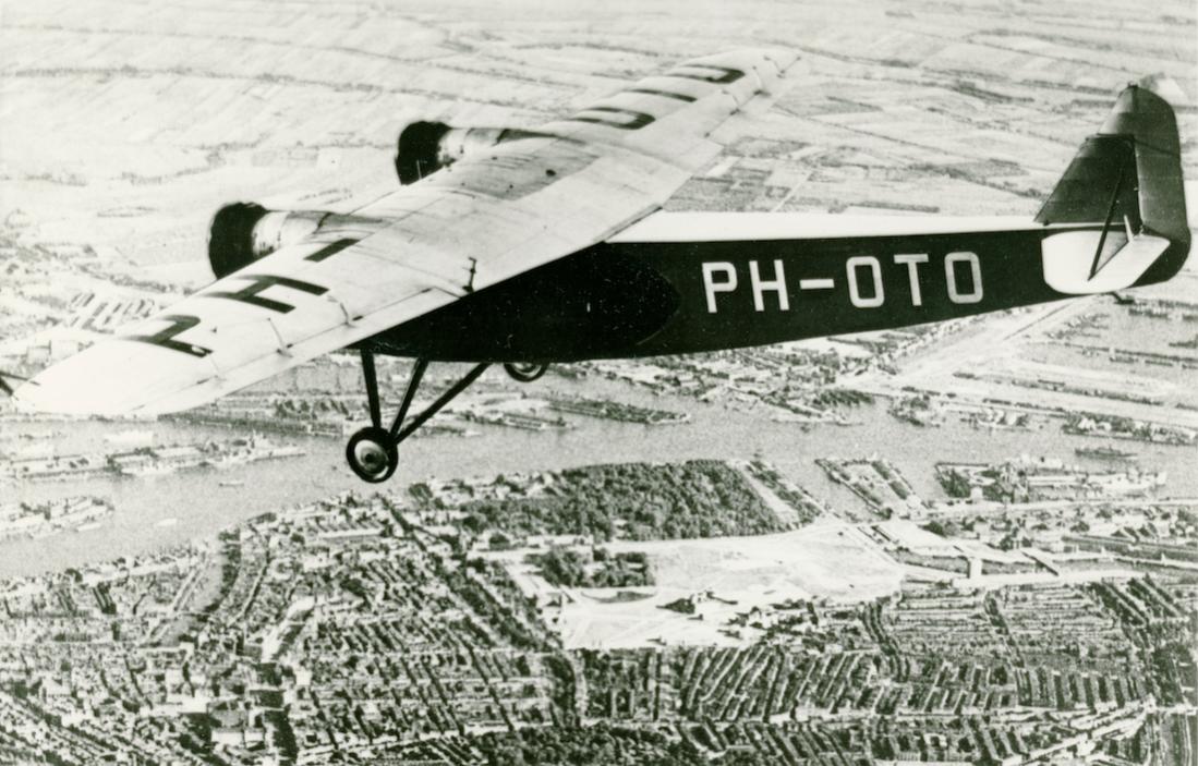 Naam: Foto 381. PH-OTO. Fokker F.VIIIa. 1100 breed.jpg
Bekeken: 869
Grootte: 132,8 KB