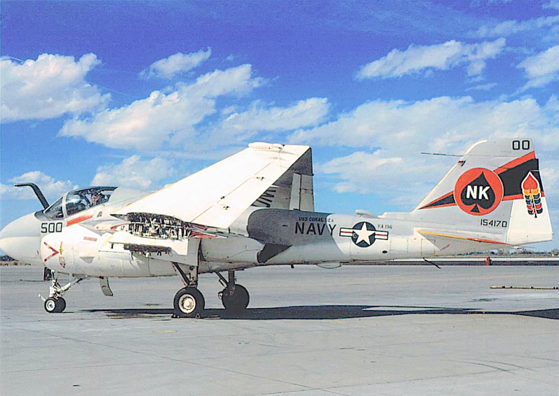 Naam: Foto 824. 154170 (MSN I-305). Grumman A-6A Intruder. Brought up to A-6E standards. 1100 breed.jpg
Bekeken: 450
Grootte: 119,8 KB