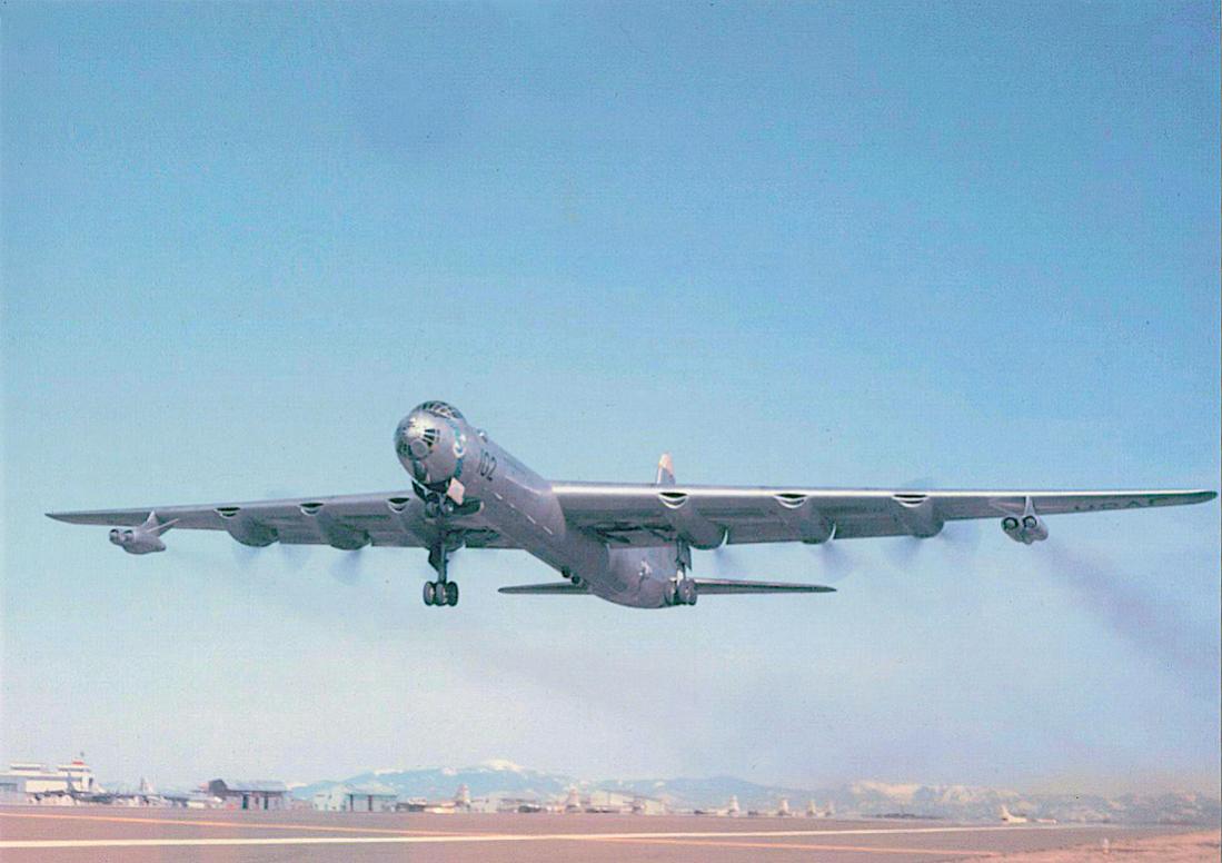 Naam: Foto 830. Convair B-36 Peacemaker. 1100 breed.jpg
Bekeken: 131
Grootte: 79,8 KB