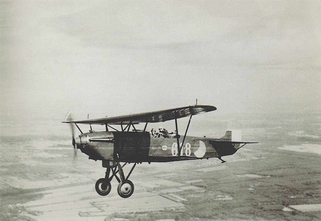 Naam: Foto 148. '618'. Fokker C.V. 1100 breed.jpg
Bekeken: 374
Grootte: 81,3 KB