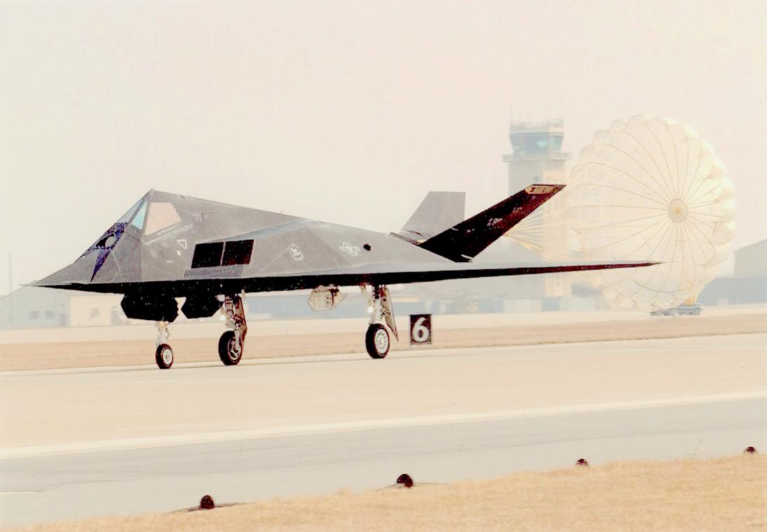 Naam: Foto 834. Lockheed Martin Nighthawk. 1100 breed.jpg
Bekeken: 256
Grootte: 51,3 KB