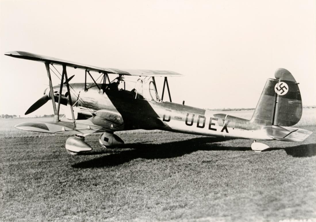 Naam: Foto 600. 'D-UDEX'. Arado Ar 81 V-3, c:n 903 van E.Stelle Rechlin. 1100 breed.jpg
Bekeken: 734
Grootte: 102,5 KB