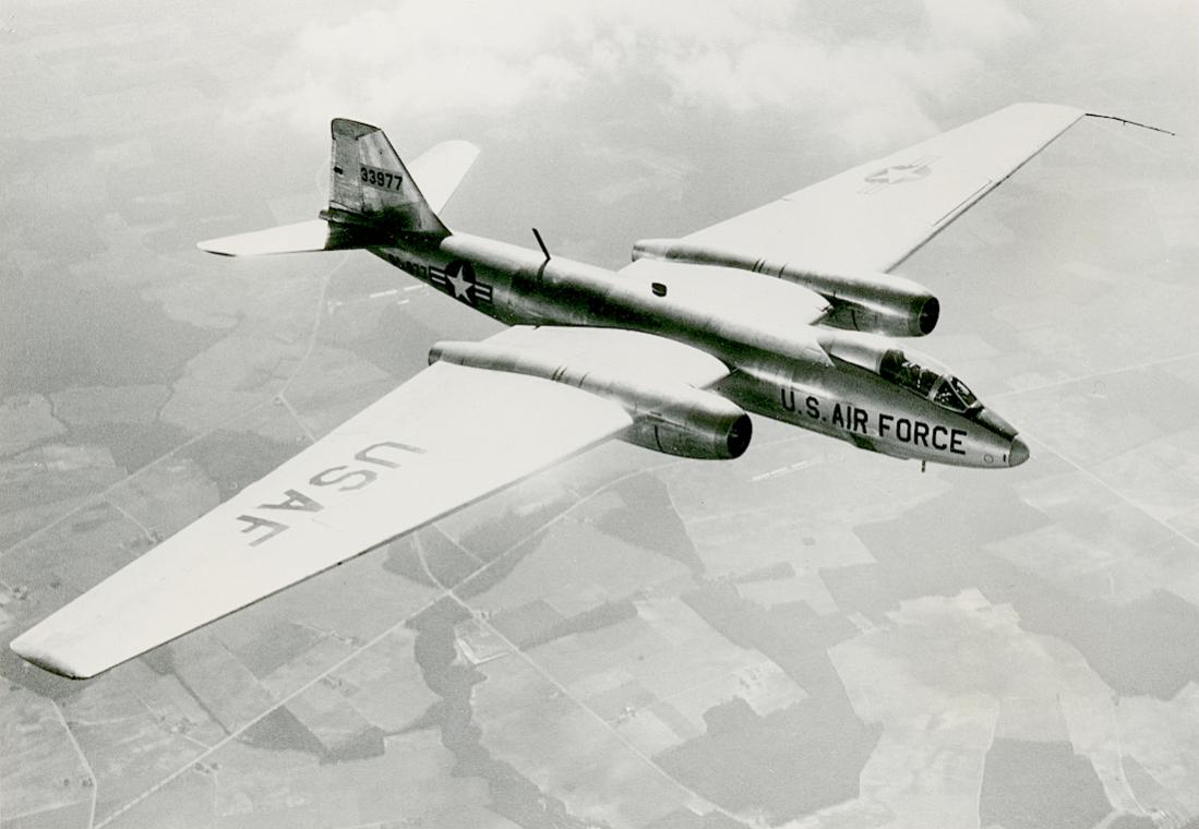Naam: Foto 836. 33977 (53-3977 : 0-33977). Martin RB-57D Canberra. 1100 breed.jpg
Bekeken: 461
Grootte: 73,8 KB