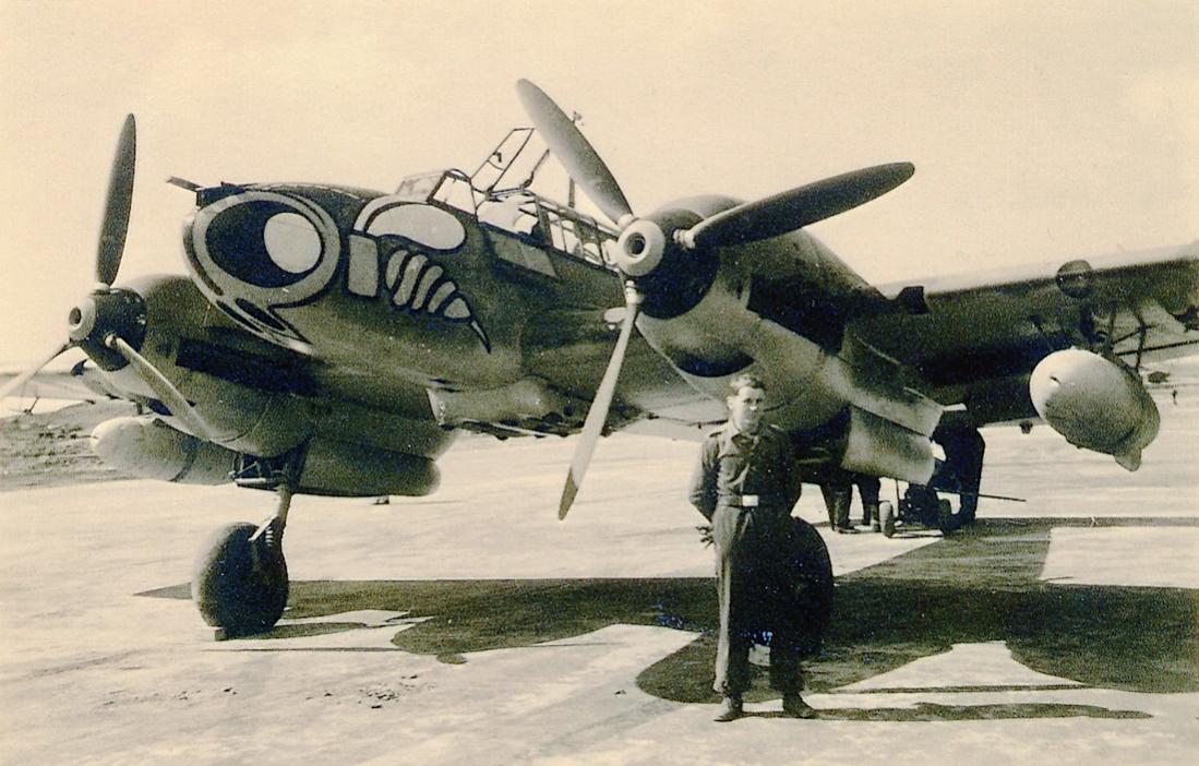 Naam: Foto 604. Me-110 van Zerstrergeschwader 1 (%22Wespengeschwader%22). 1100 breed.jpg
Bekeken: 794
Grootte: 114,2 KB