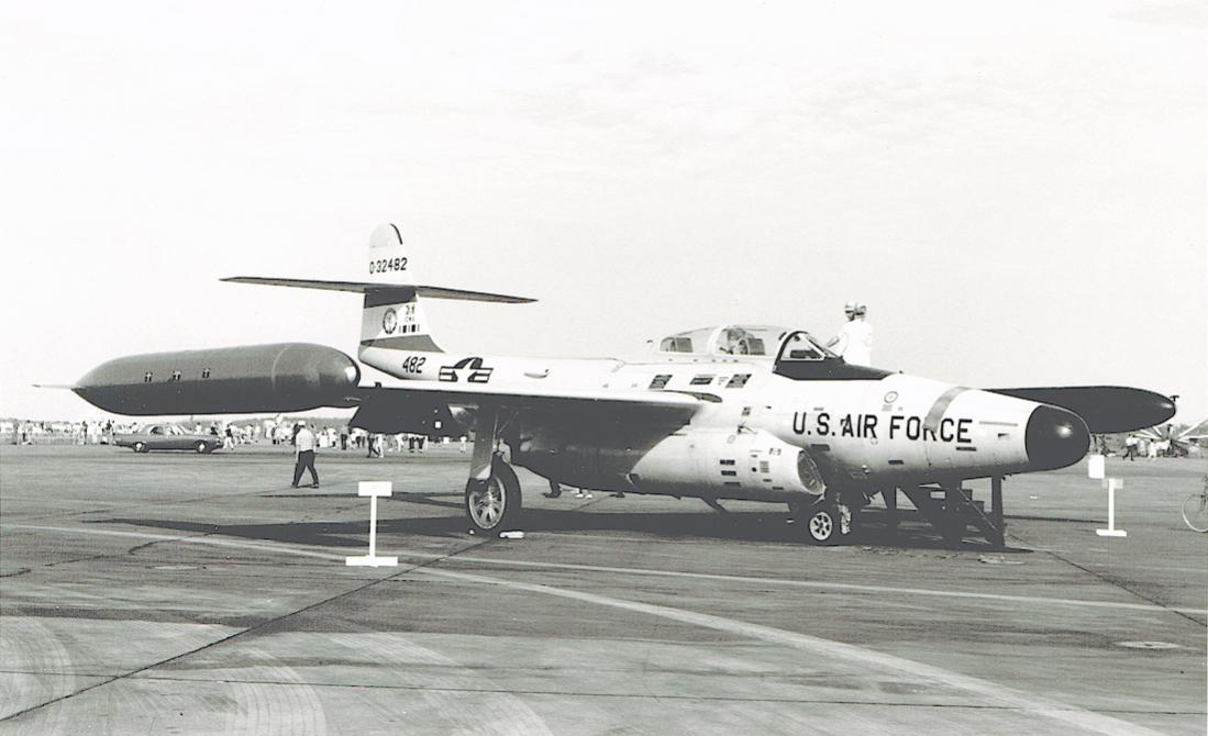 Naam: Foto 842. 0-32482 (53-2482). Northrop F-89D-55-NO Scorpion. 1100 breed.jpg
Bekeken: 142
Grootte: 73,6 KB