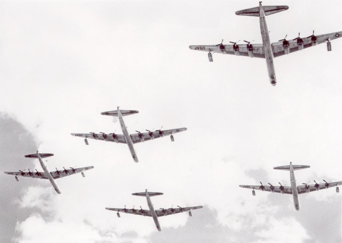 Naam: Foto 857. Formatie Convair B-36 Peacemaker. 1100 breed.jpg
Bekeken: 410
Grootte: 45,9 KB