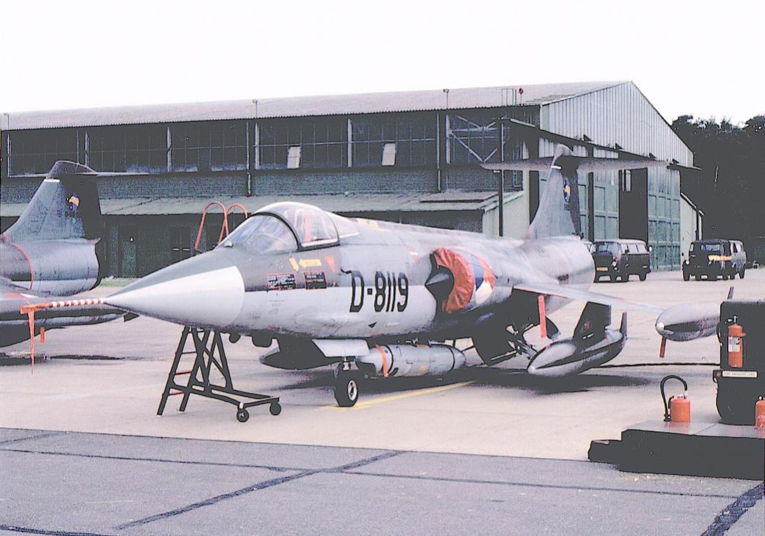 Naam: Foto 309. 'D-8119'. Lockheed RF-104G Starfighter met Orpheus-pod onder de romp. 1100 breed.jpg
Bekeken: 515
Grootte: 117,0 KB