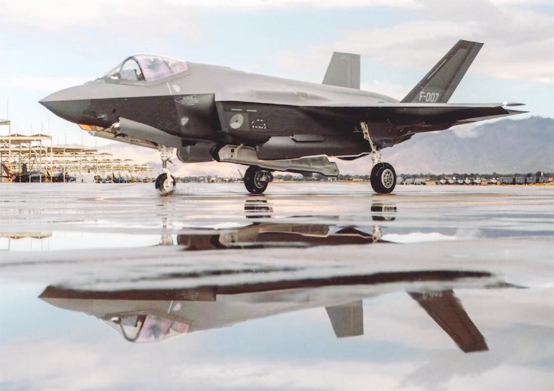 Naam: Foto 313. F-007. Lockheed Martin F-35A Lightning II. 1100 breed.jpg
Bekeken: 679
Grootte: 78,0 KB