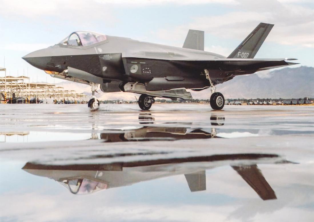 Naam: Foto 313. F-007. Lockheed Martin F-35A Lightning II. 1100 breed.jpg
Bekeken: 329
Grootte: 78,0 KB