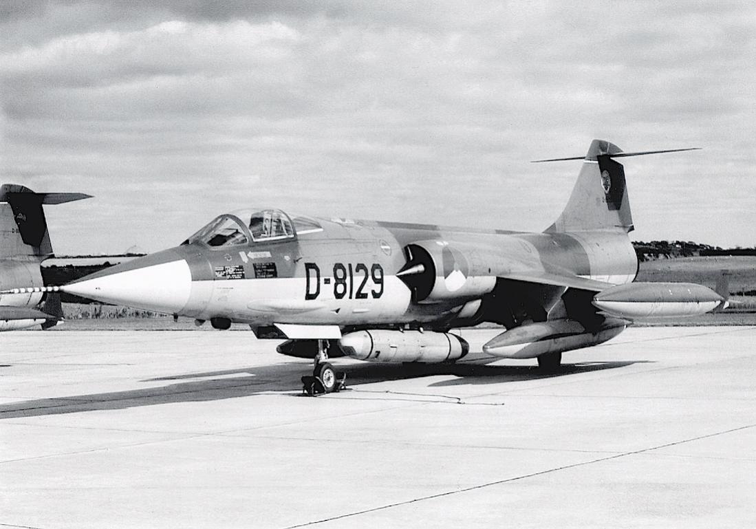 Naam: Foto 323. D-8129. Starfighter. 1100 breed. jpeg.jpg
Bekeken: 323
Grootte: 101,9 KB