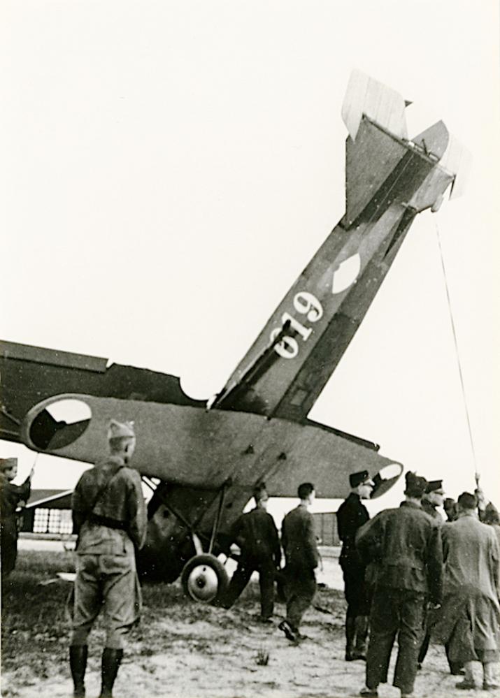 Naam: Foto 163. Neusstand Fokker C.Vd '619'. LVA. jpeg.jpg
Bekeken: 418
Grootte: 71,0 KB
