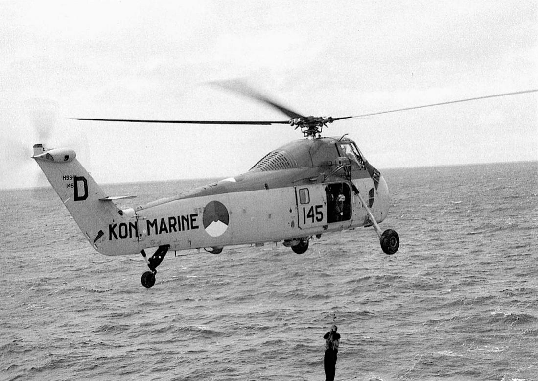 Naam: #435. 145 (eerder H-9). Sikorsky HSS-1N (SH-34J, UH-34J). Eindigde zijn bestaan in zee (Gibralta.jpg
Bekeken: 384
Grootte: 141,3 KB