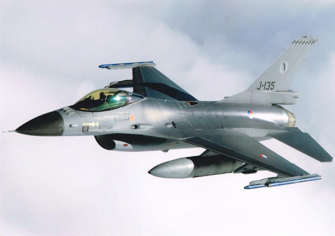 Naam: Foto 324. J-135. General dynamics F-16A. 1100 breed.jpg
Bekeken: 188
Grootte: 57,0 KB
