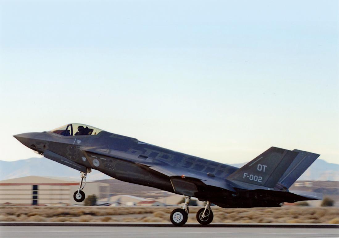 Naam: Foto 325. F-002. Lockheed Martin F-35A Lightning II van de KLu. 1100 breed.jpg
Bekeken: 157
Grootte: 54,2 KB