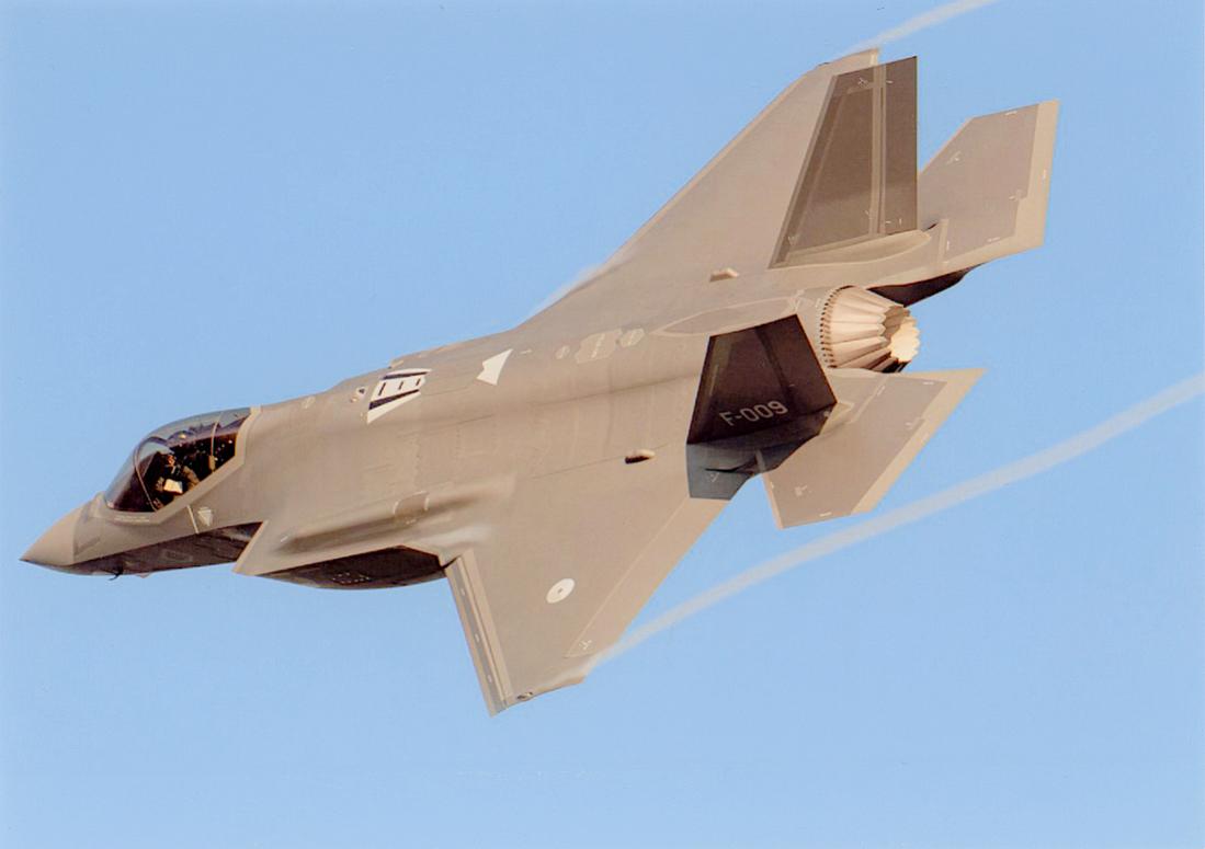 Naam: Foto 327. F-009. Lockheed Martin F-35A Lightning II van de KLu. 1100 breed.jpg
Bekeken: 411
Grootte: 42,7 KB