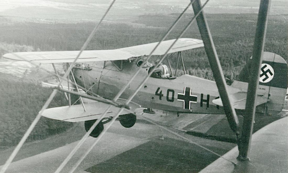 Naam: Foto 630. Heinkel He 45. 1100 breed.jpg
Bekeken: 615
Grootte: 105,3 KB
