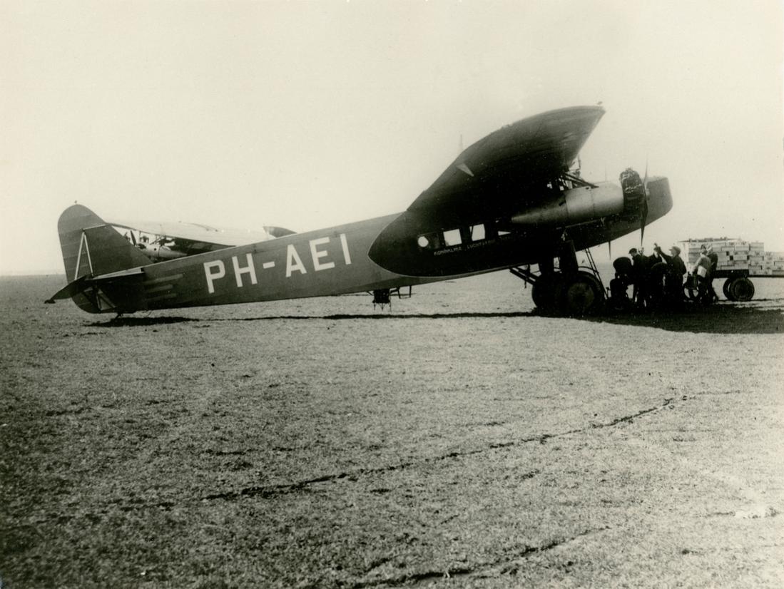Naam: Foto 423. PH-AEI (eerder H-NAEI) Fokker F.VIII. 1100 breed.jpg
Bekeken: 268
Grootte: 122,8 KB