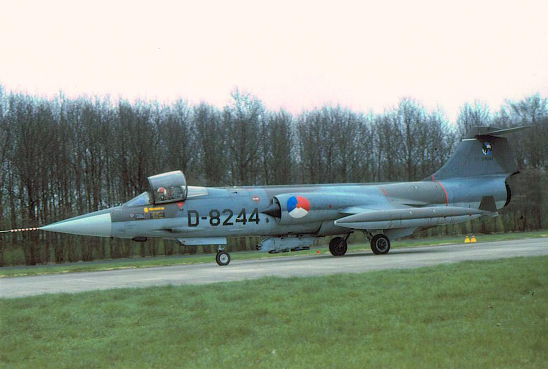 Naam: Foto 331. D-8244. Lockheed F-104G Starfighter. 1100 breed.jpg
Bekeken: 211
Grootte: 95,5 KB
