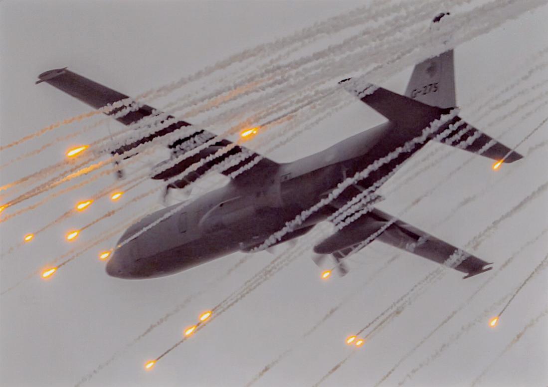 Naam: Foto 333. G-275 'Joop Mulder'. Lockheed C-130H-30 Hercules (met lange romp). 1100 breed.jpg
Bekeken: 231
Grootte: 63,2 KB