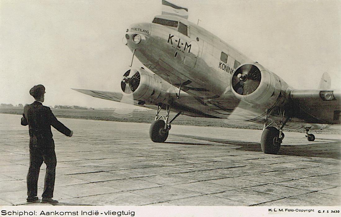 Naam: Kaart 904. PH-AKK 'Koetilang'. Douglas DC-2. 1100 breed.jpg
Bekeken: 200
Grootte: 115,2 KB