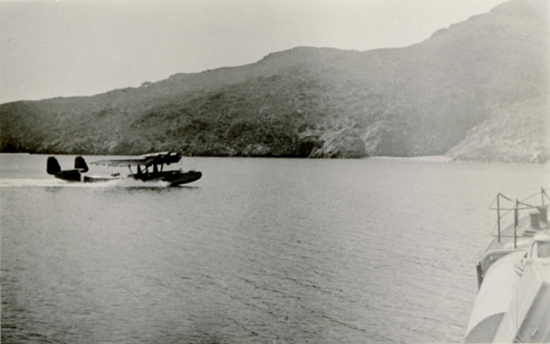Naam: Foto 639. Dornier Do 24 voor haven in Griekenland, 1943. 1100 breed.jpg
Bekeken: 387
Grootte: 57,5 KB