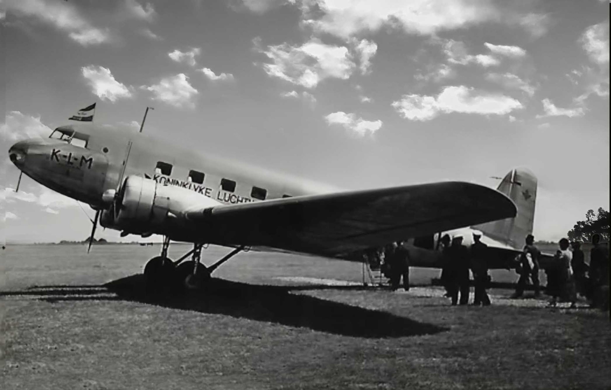 Naam: De  Koetilang klaar voor vertrek vanaf vliegveld Vlijt in Eierland.jpg
Bekeken: 738
Grootte: 246,6 KB
