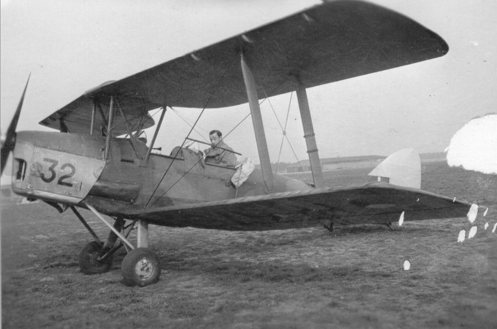 Naam: Tiger Moth 32 LSK.jpg
Bekeken: 650
Grootte: 140,0 KB
