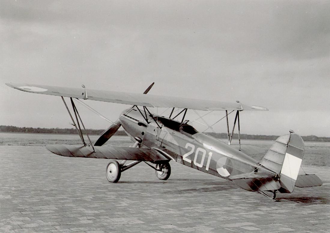 Naam: Foto 171. 201. Fokker D.XVII. Op 23 mei 1936 neergestort. 1100 breed.jpg
Bekeken: 369
Grootte: 84,0 KB