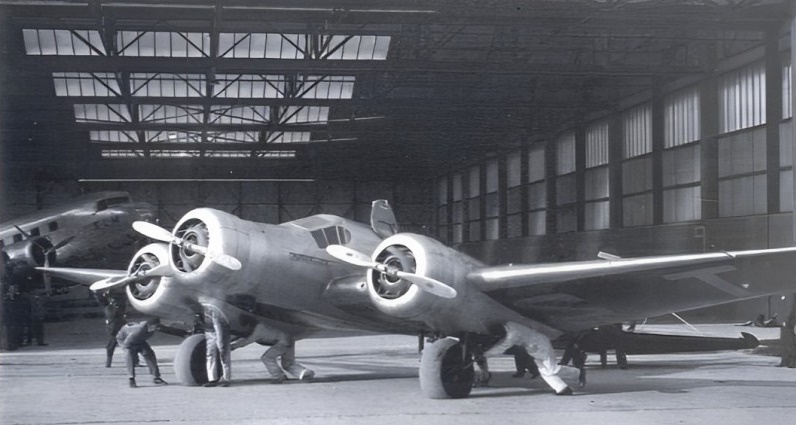 Naam: Panderjager hangar Mildenhall 2b.jpg
Bekeken: 638
Grootte: 106,3 KB