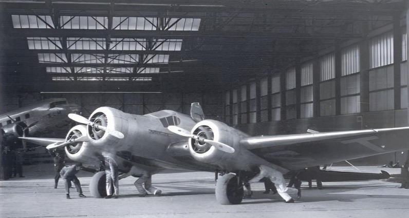 Naam: Panderjager hangar Mildenhall 2b.jpg
Bekeken: 80
Grootte: 106,3 KB