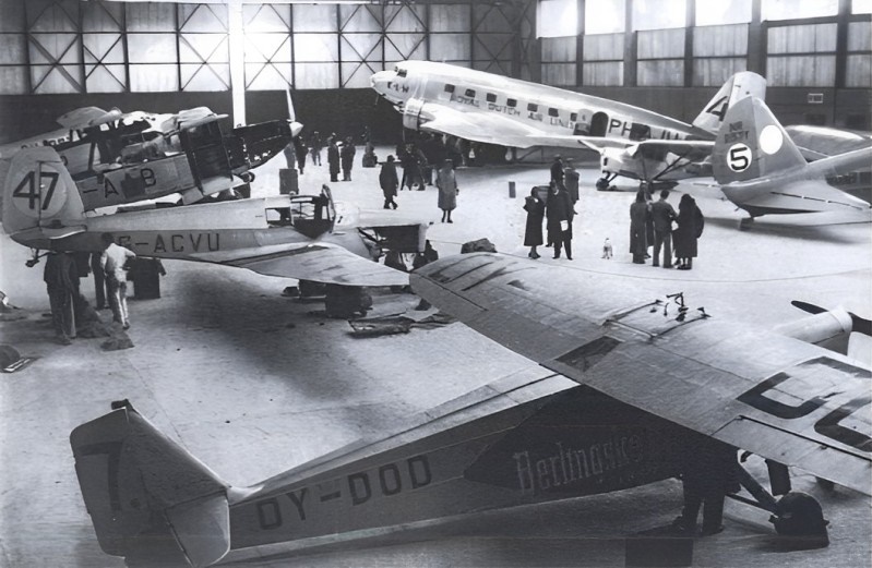 Naam: Panderjager hangar Mildenhall 1b.jpg
Bekeken: 640
Grootte: 149,4 KB
