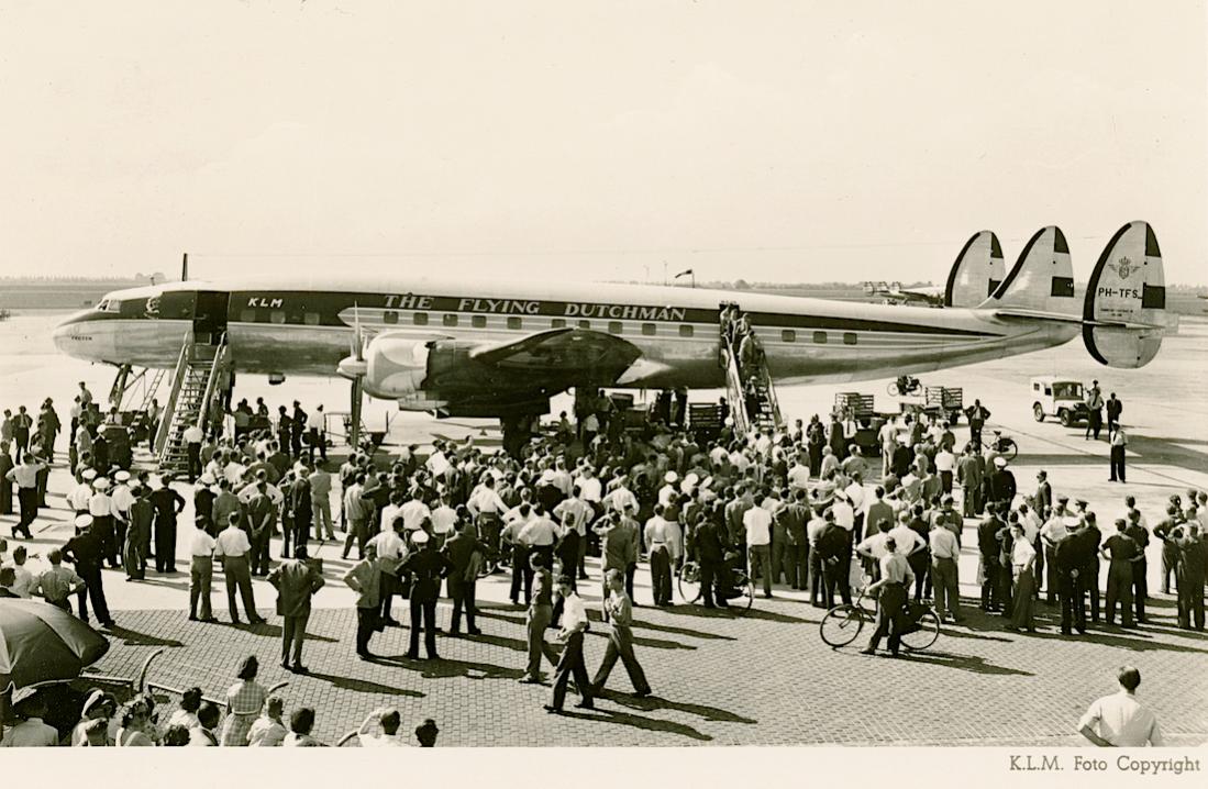 Naam: Kaart 911. PH-TFS. 'Proton'. Lockheed L-1049 Super Constellation. 1100 breed.jpg
Bekeken: 510
Grootte: 130,6 KB