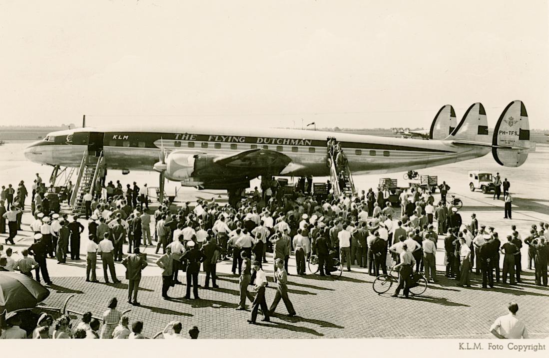 Naam: Kaart 911. PH-TFS. 'Proton'. Lockheed L-1049 Super Constellation. 1100 breed.jpg
Bekeken: 153
Grootte: 130,6 KB