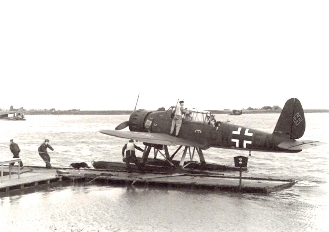 Naam: Foto 651. 6W+FN of 6W+EN (beide registraties komen voor). Arado Ar 196A-2 van 5:BFGr. 196 (v.a. .jpg
Bekeken: 313
Grootte: 69,2 KB