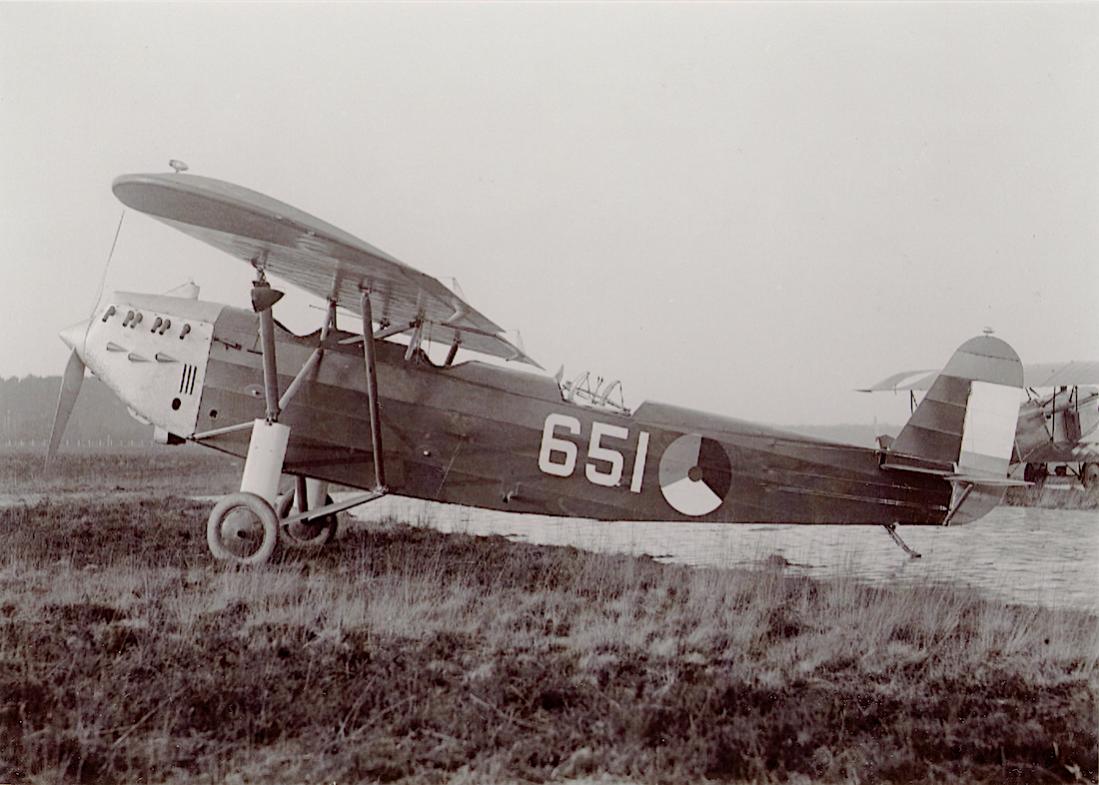 Naam: Foto 177. 651 (655 in 1938). Fokker C.VIII. Spotnaam 'Zwangere eend'. 1100 breed.jpg
Bekeken: 105
Grootte: 102,0 KB