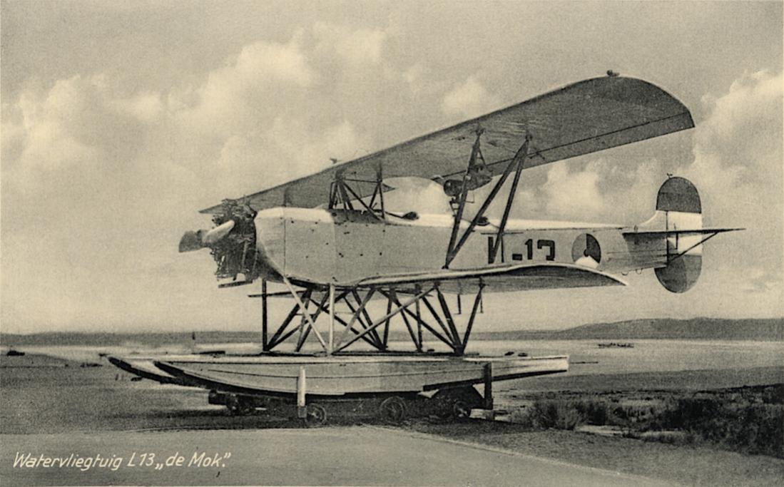 Naam: Kaart 916. Watervliegtuig L 13 'de Mok'. Fokker C-VIIw. Ontrasterde kaart. 1100 breed.jpg
Bekeken: 53
Grootte: 106,5 KB
