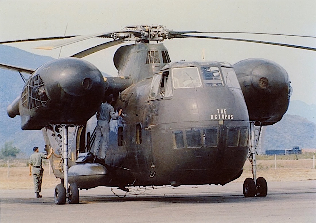 Naam: Foto 922. Sikorsky CH-37 Mojave. 1100 breed.jpeg
Bekeken: 45
Grootte: 250,3 KB