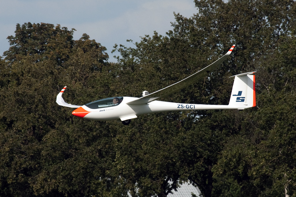 Naam: ZS-GCI_14sep24Lem2.jpg
Bekeken: 1507
Grootte: 348,9 KB